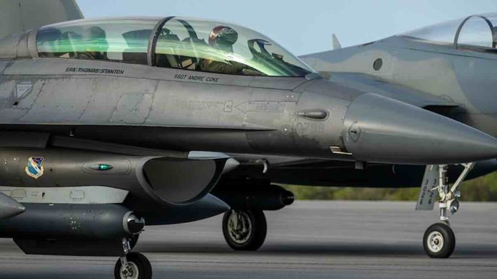 F-16 naučio da meri daljinu bez radara F-16 naučio da meri daljinu bez radara