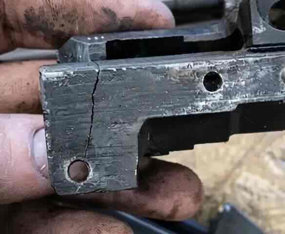 Pucanje strukture usled preranog opaljenja na rumunskom WASR 2 545mm Pucanje strukture usled preranog opaljenja na rumunskom WASR 2 5,45mm