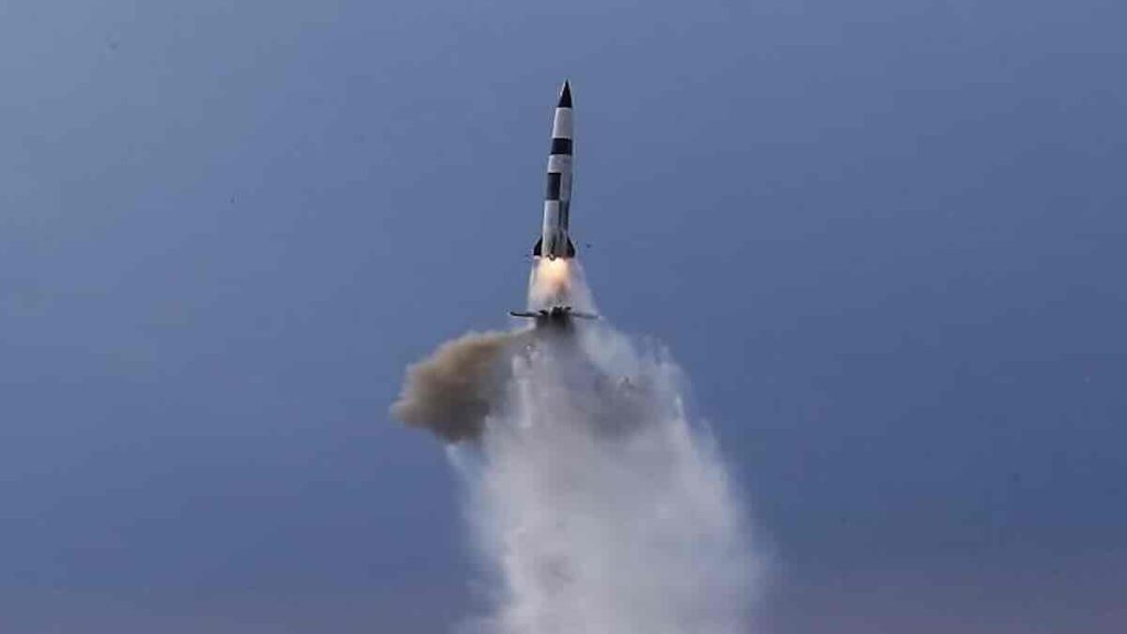 severnokorejska balisticka raketa lansirana sa podmornice severnokorejska balistička raketa lansirana sa podmornice