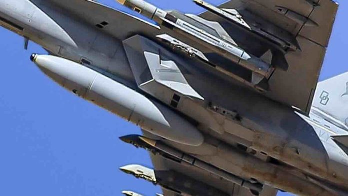 AIM-174B i AIM-260A prvi put zajedno na Super Hornetu