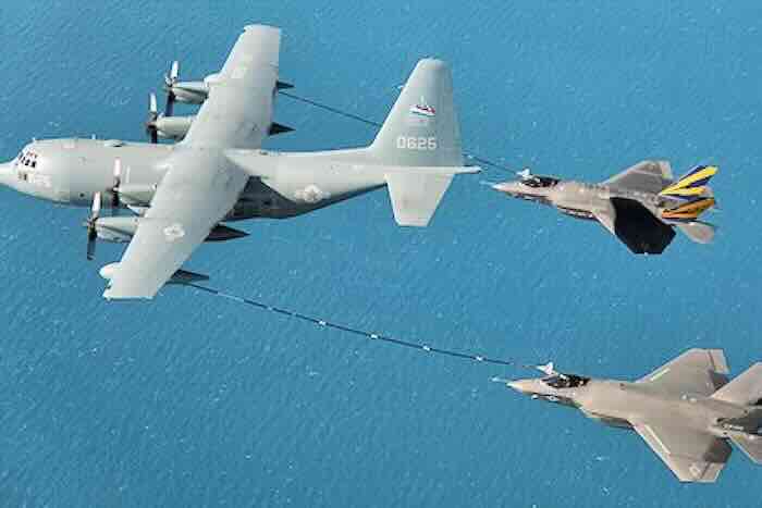 F 35 dopuna goriva u letu sa KC 130 1 F-35 dopuna goriva u letu sa KC-130