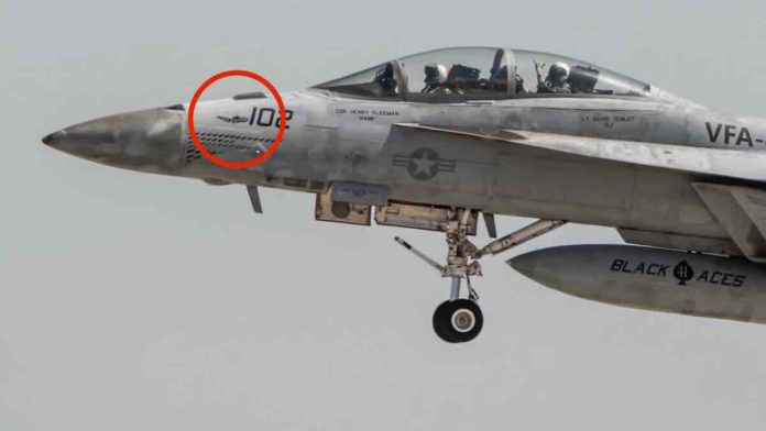 F:A-18F Super Hornet iz napada na Iran došao sa oznakom uništene podmornice