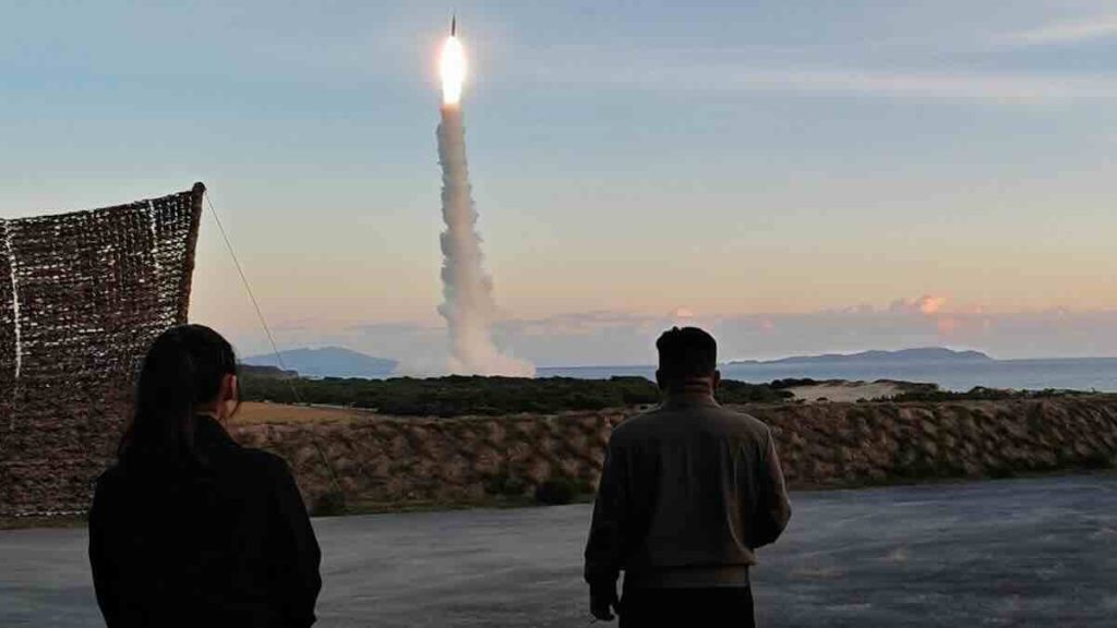 Kim i sestra nadgledaju test Kim i sestra nadgledaju test