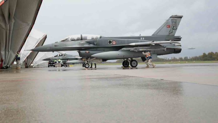 Turski F-16 prebačeni u Letoniju Turski F-16 prebačeni u Letoniju