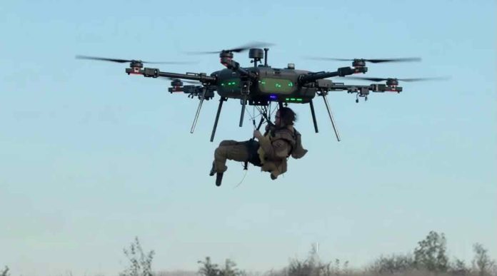 Ukrajinci izvukli teško ranjenog vojnika dronom